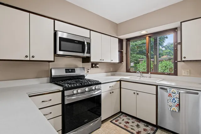 $585,000 | 95 West Colorado Street, St. Paul, MN 55107