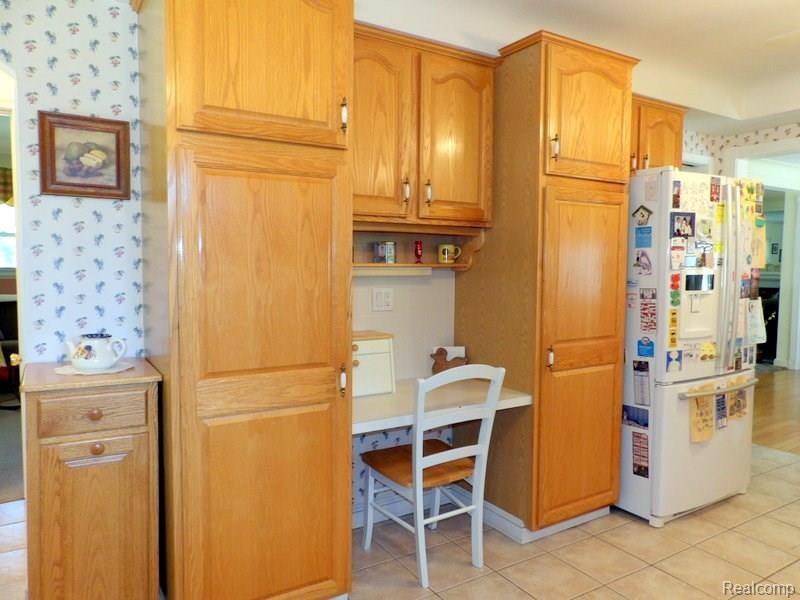 10453 Reeck Road Allen Park, MI 48101 - Photo 33 of 63 102_2132.JPG