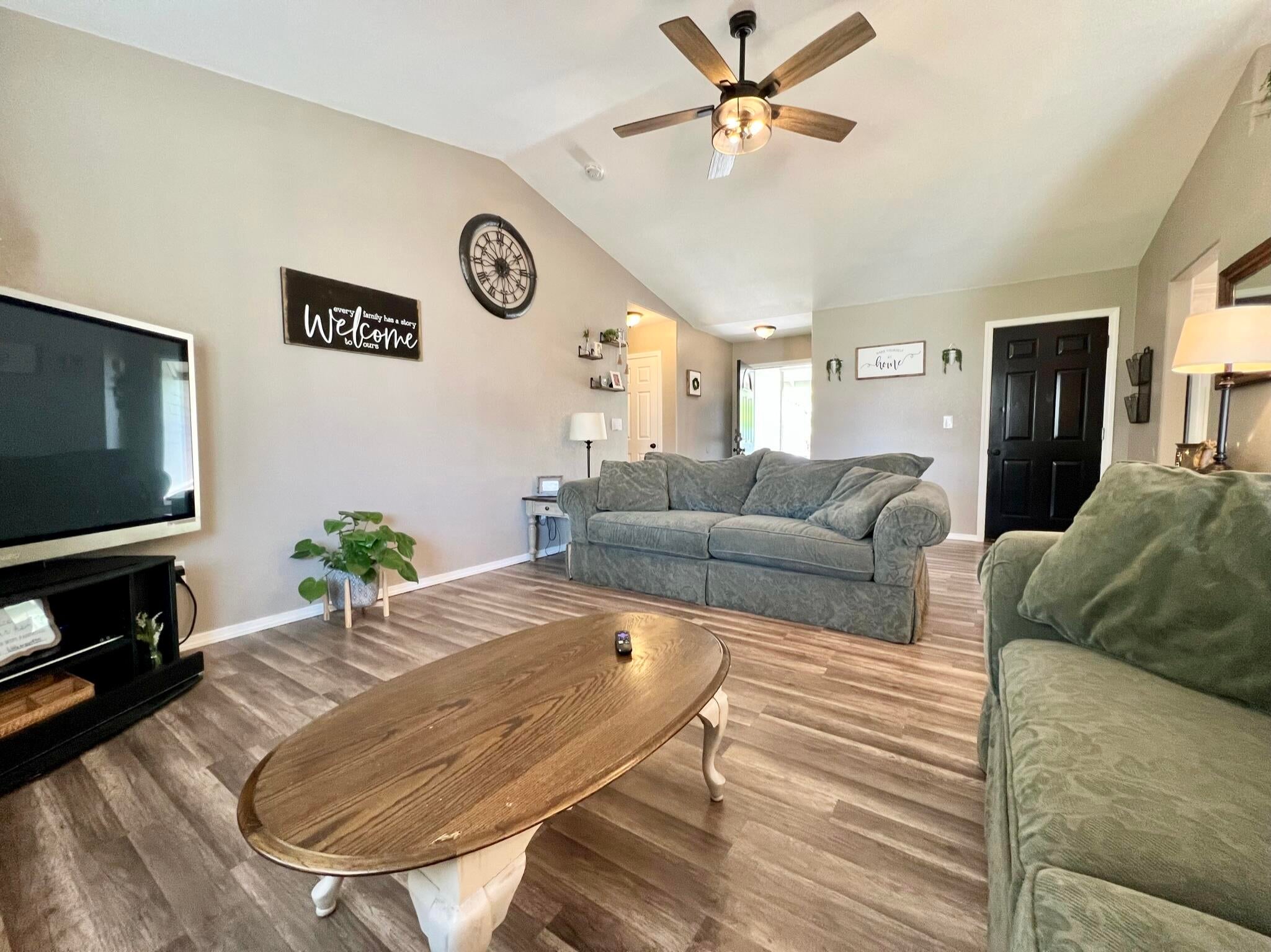7339 Ruth Drive Klamath Falls, OR 97603 - Photo 5 of 29 IMG_1397