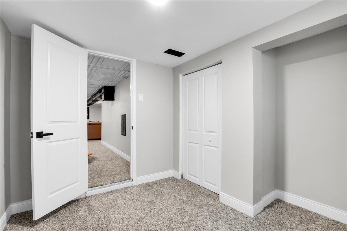 9824 South Escanaba Avenue Chicago, IL 60617 - Photo 27 of 30
