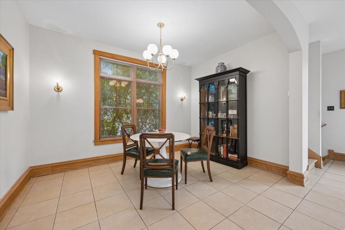 4237 North Wolcott Avenue Chicago, IL 60613 - Photo 16 of 38