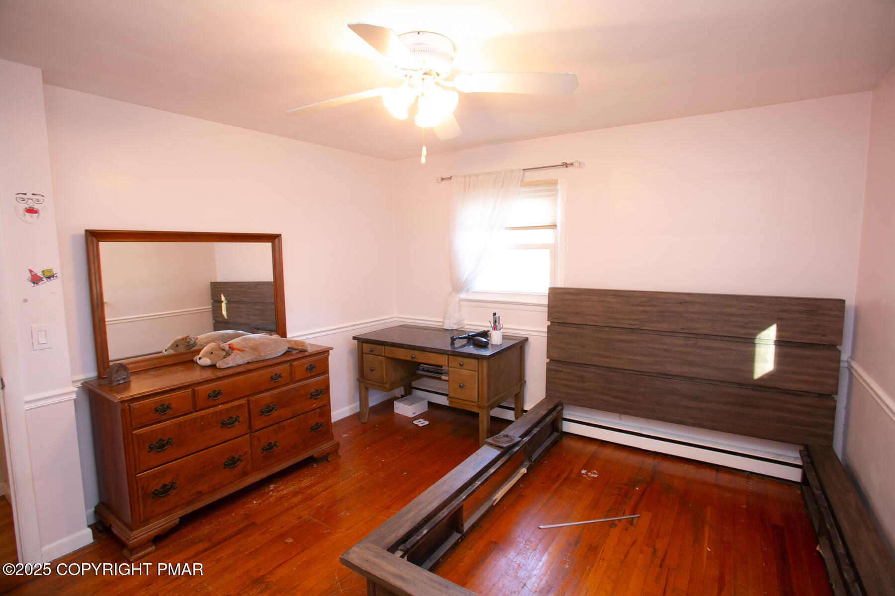202 Norton Road Stroudsburg, PA 18360 - Photo 24 of 35 a living room with furniture