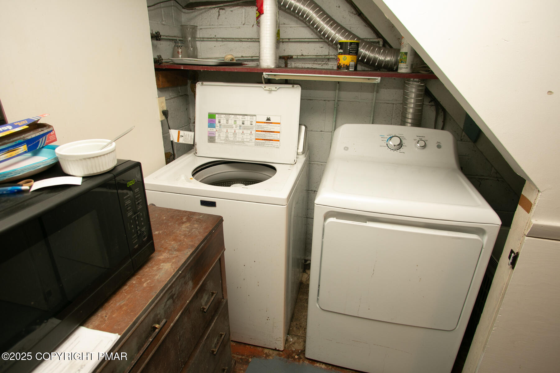 202 Norton Road Stroudsburg, PA 18360 - Photo 29 of 35 a utility room with dryer and washer