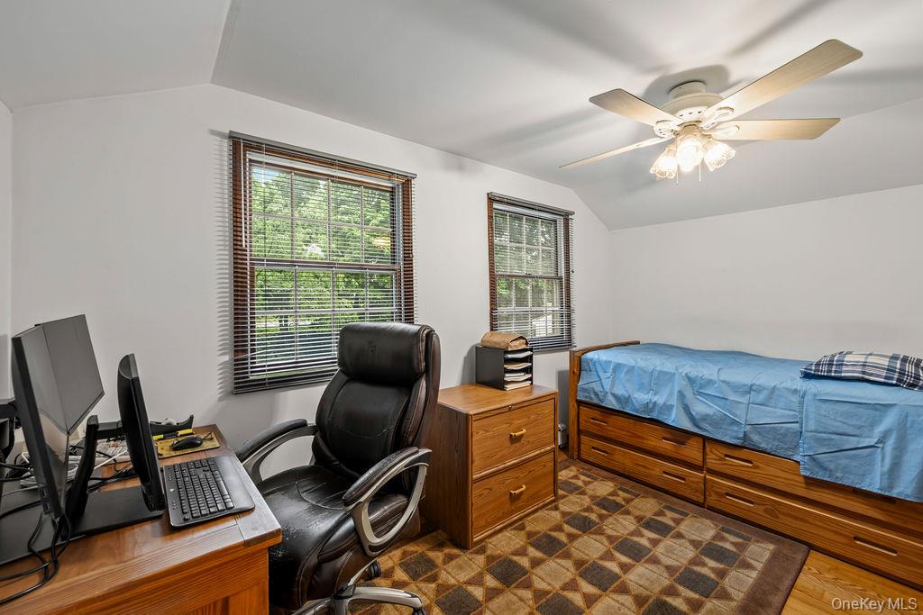 289 Seven Springs Mountain Road Monroe, NY 10950 - Photo 20 of 25 a livingroom with workspace and a window
