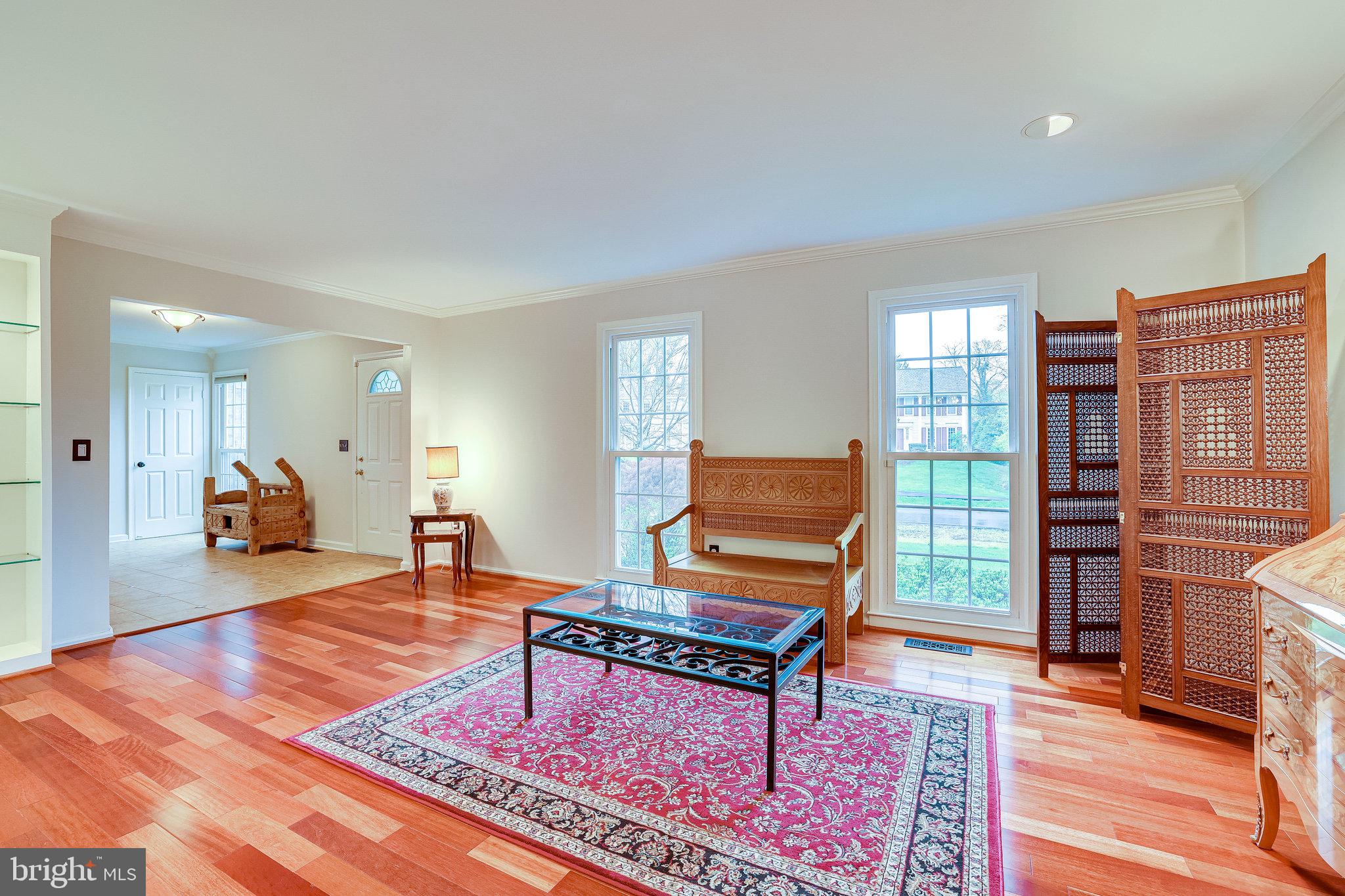 138 Peyton Road Sterling, VA 20165 - Photo 17 of 64 Living Room with Amazing Light