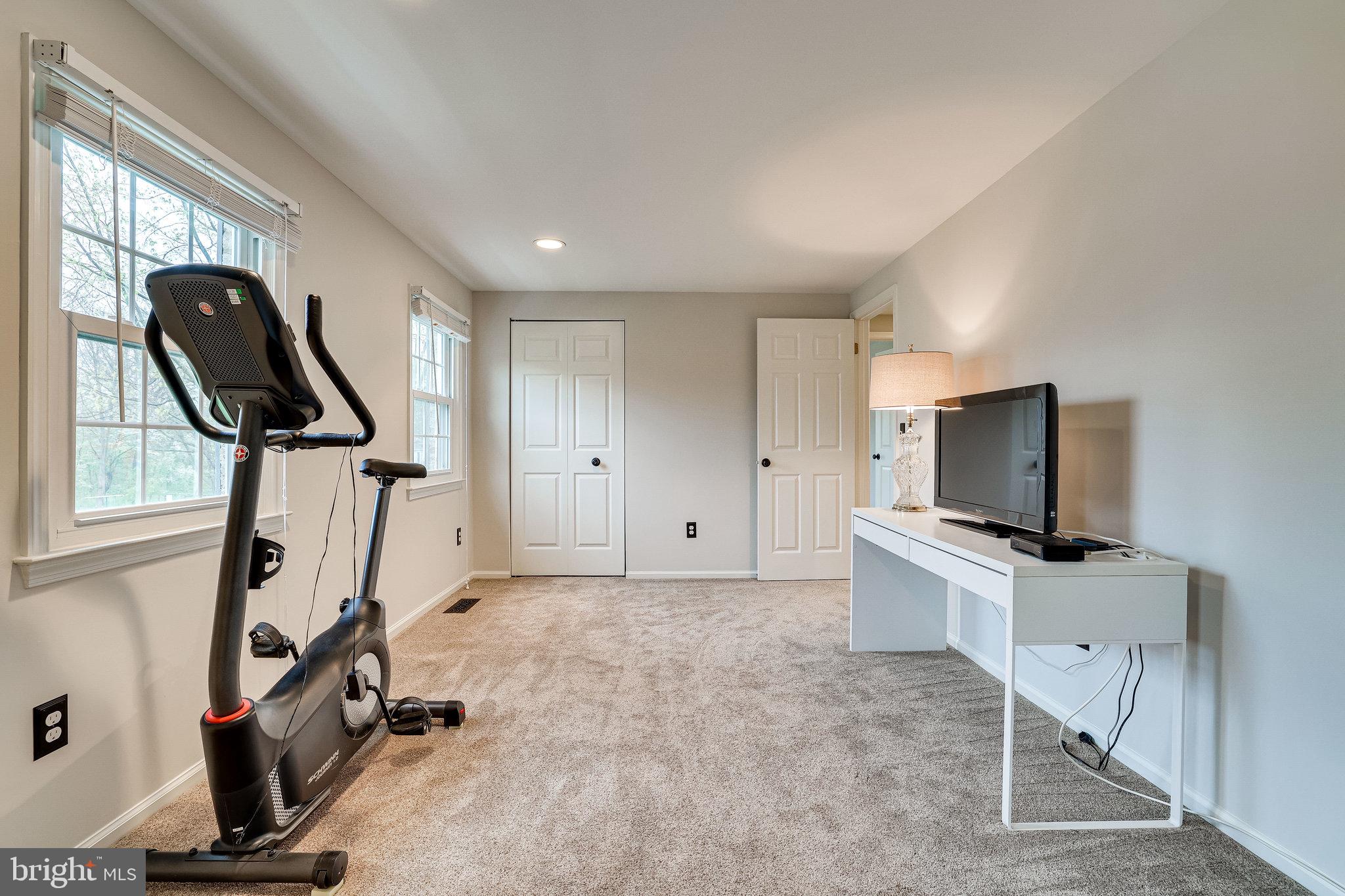 138 Peyton Road Sterling, VA 20165 - Photo 43 of 64 Fourth Bedroom/Sitting Area