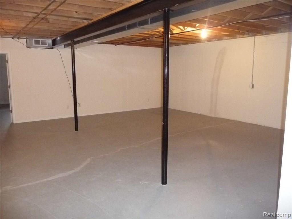 18175 Meridian Road Grosse Ile, MI 48138 - Photo 27 of 32 023.JPG