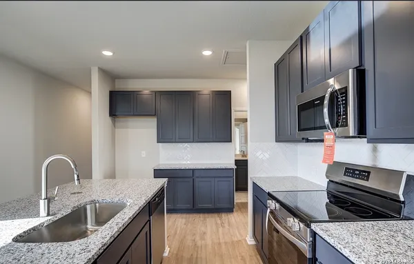 $2,000 | 2530 Dry Moss Way, San Antonio, TX 78224