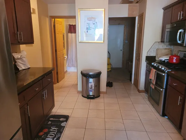 $299,500 | 18324 Pond View Court, Tinley Park, IL 60477