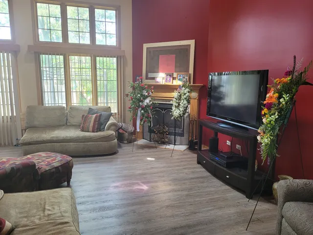 $299,500 | 18324 Pond View Court, Tinley Park, IL 60477