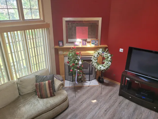 $299,500 | 18324 Pond View Court, Tinley Park, IL 60477