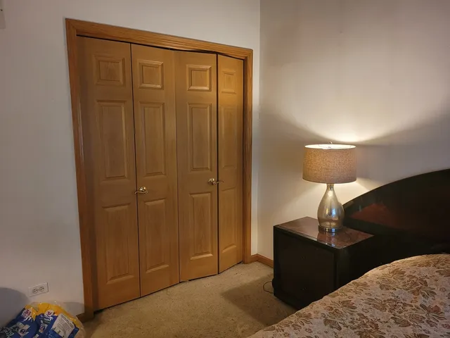 $299,500 | 18324 Pond View Court, Tinley Park, IL 60477