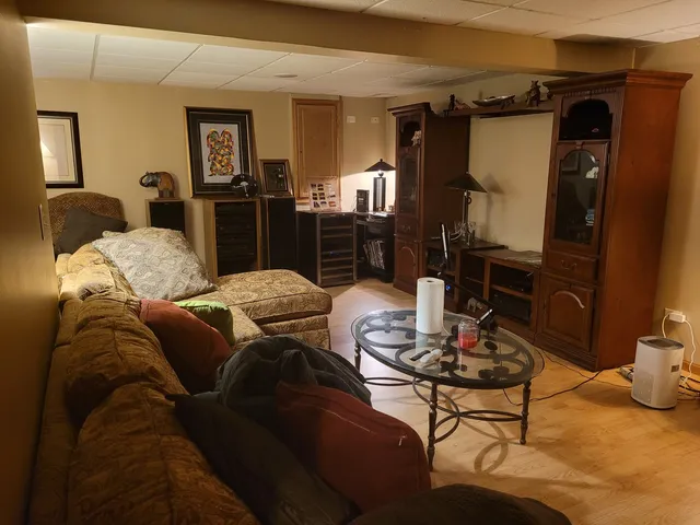 $299,500 | 18324 Pond View Court, Tinley Park, IL 60477