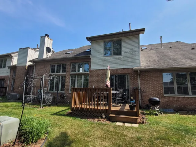 $299,500 | 18324 Pond View Court, Tinley Park, IL 60477