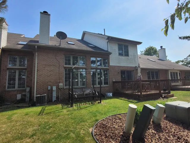 $299,500 | 18324 Pond View Court, Tinley Park, IL 60477