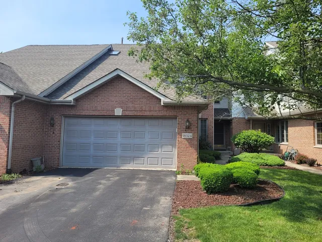 $299,500 | 18324 Pond View Court, Tinley Park, IL 60477