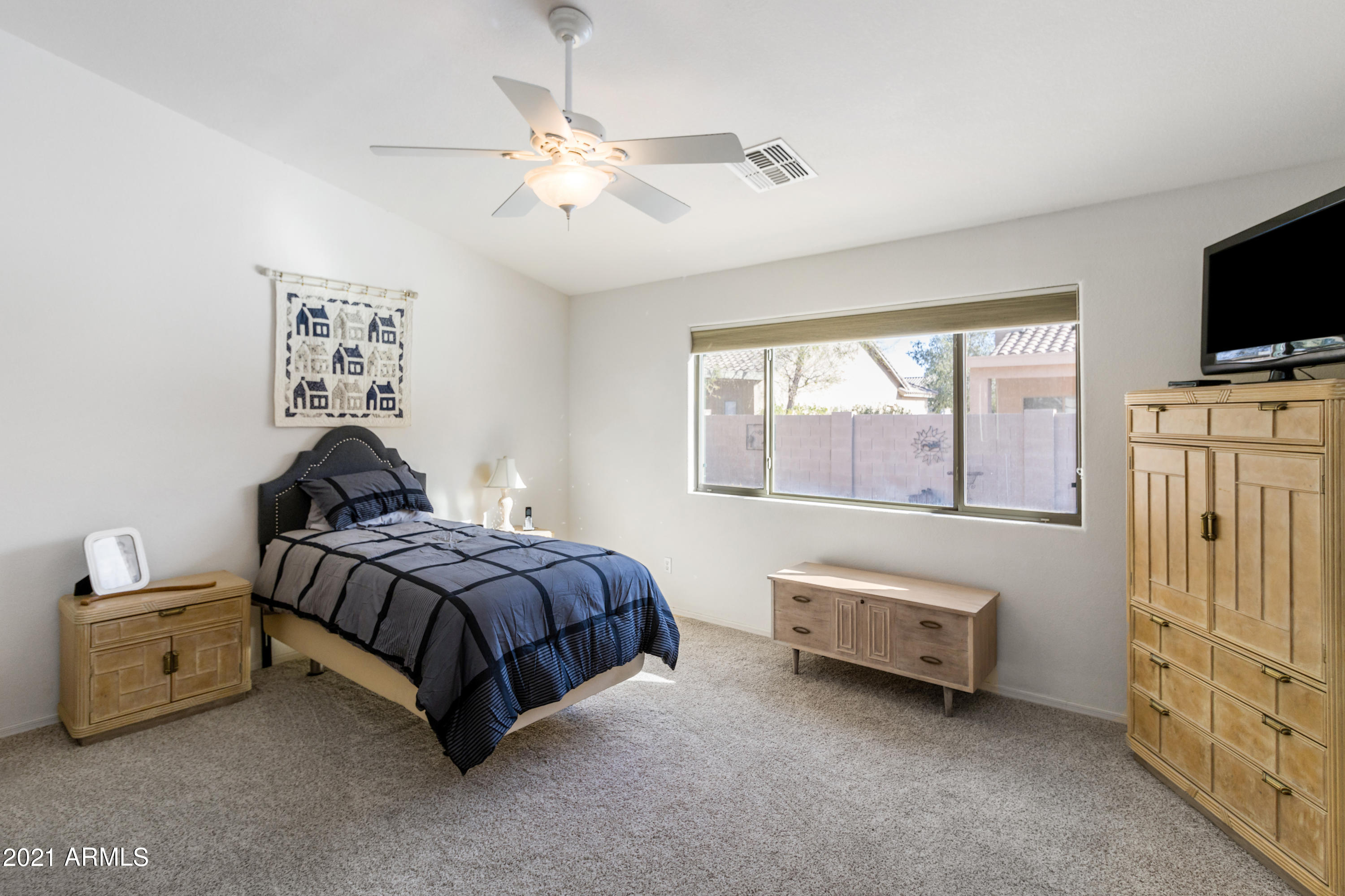 625 East Rancho Viejo Loop Casa Grande, AZ 85122 - Photo 4 of 26 Master bedroom