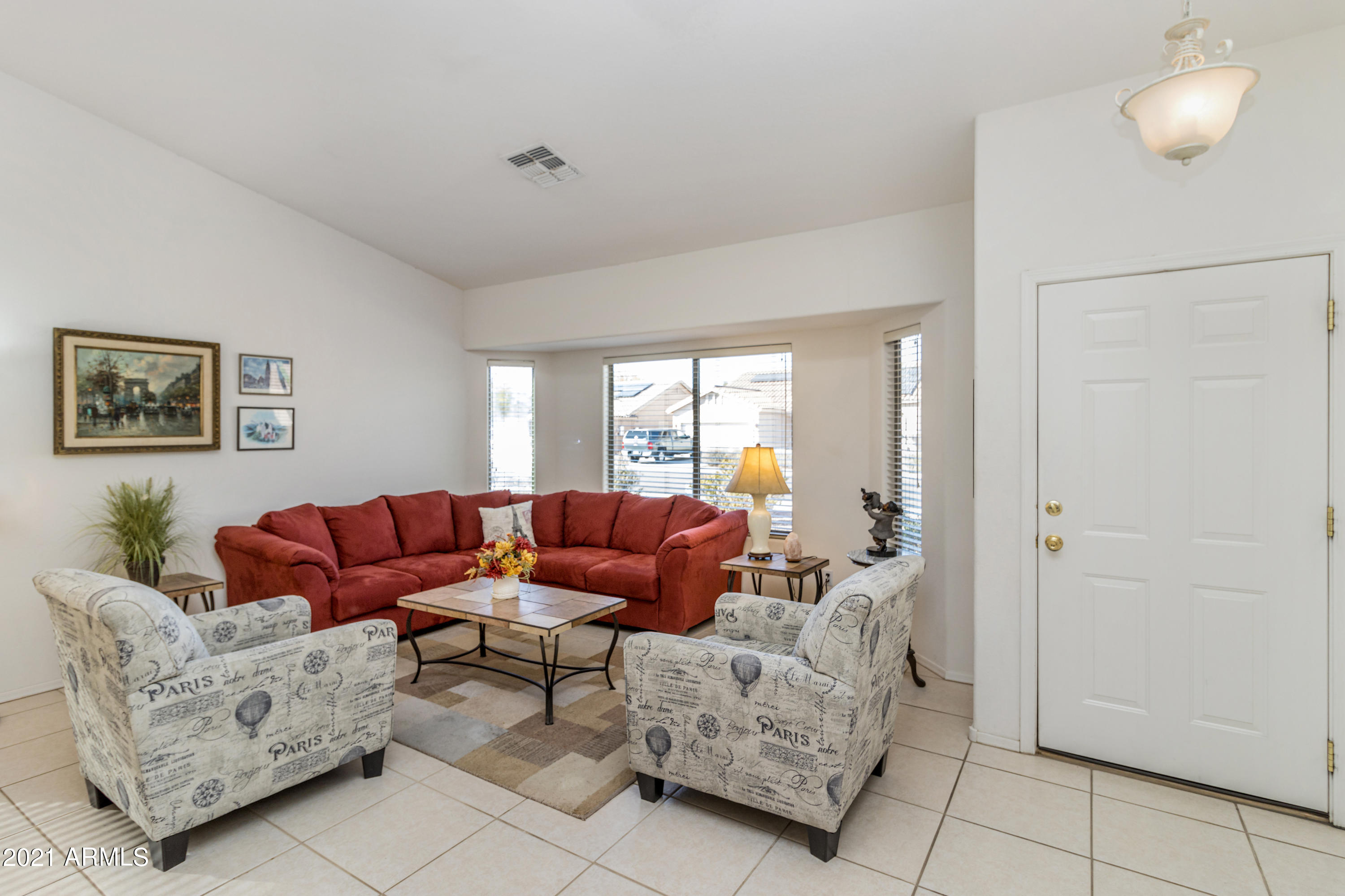 625 East Rancho Viejo Loop Casa Grande, AZ 85122 - Photo 7 of 26 Tile in living room