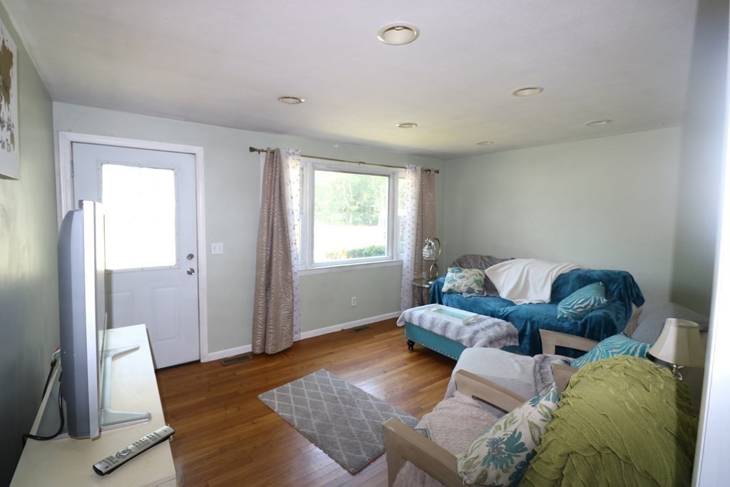 115 Old Webster Road Oxford, MA 01540 - Photo 6 of 12 Gallery Image 6