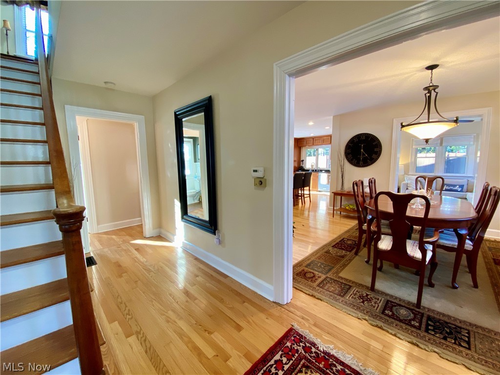 1770 Burbank Road Wooster, OH 44691 - Photo 3 of 30 Huge Entrance Foyer, Light Bright and Elegant