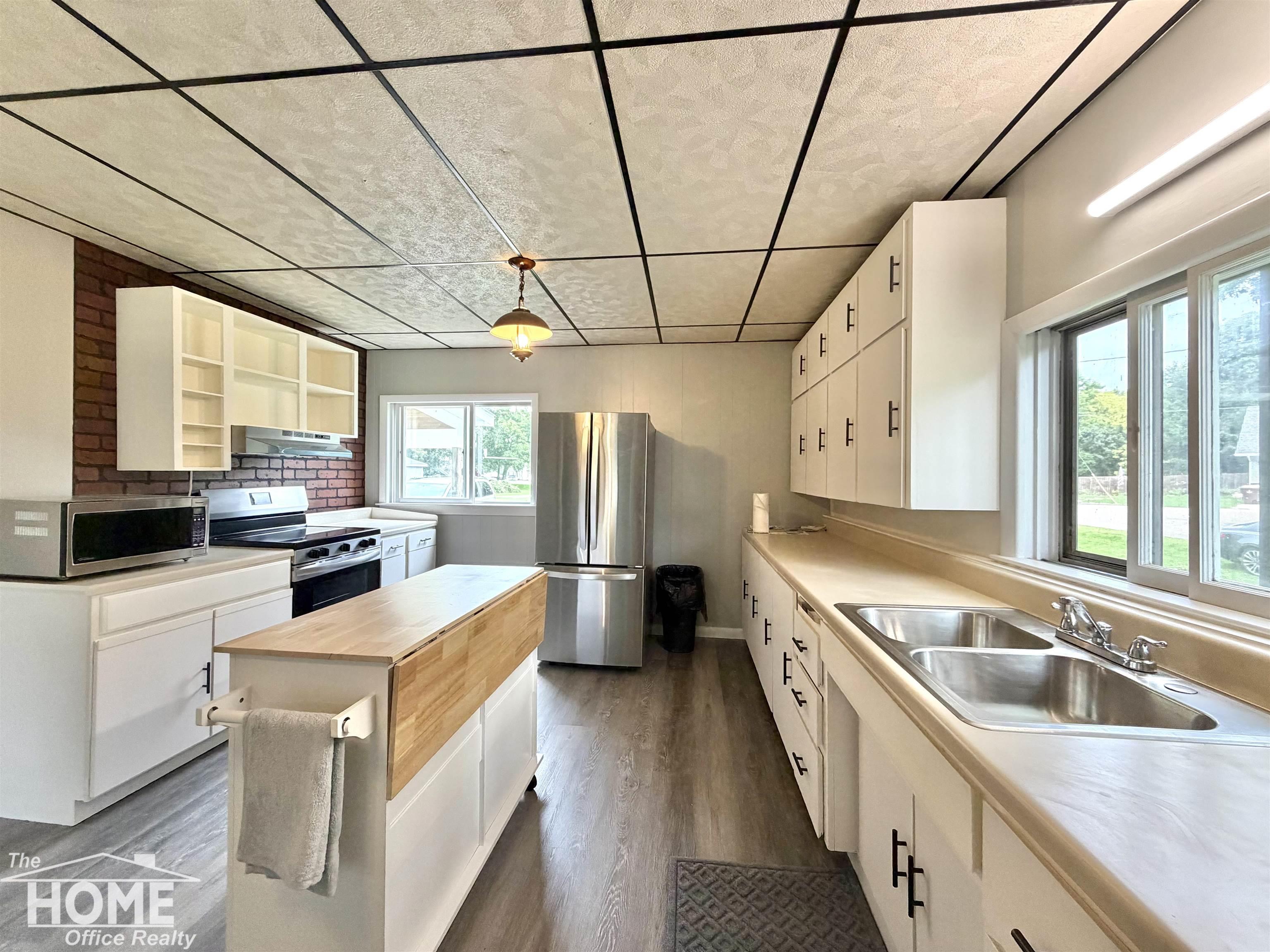115 East Grand River Road Bancroft, MI 48414 - Photo 7 of 73 50220522-6c1916e0-7107-423a-b5ea-994a98d8147f.JPG