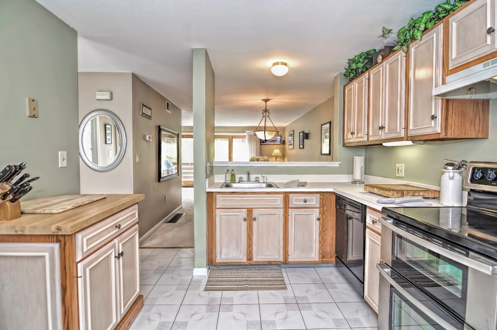 23 Stone Ridge Road, Unit 23 Franklin, MA 02038 - Photo 8 of 30 Gallery Image 8