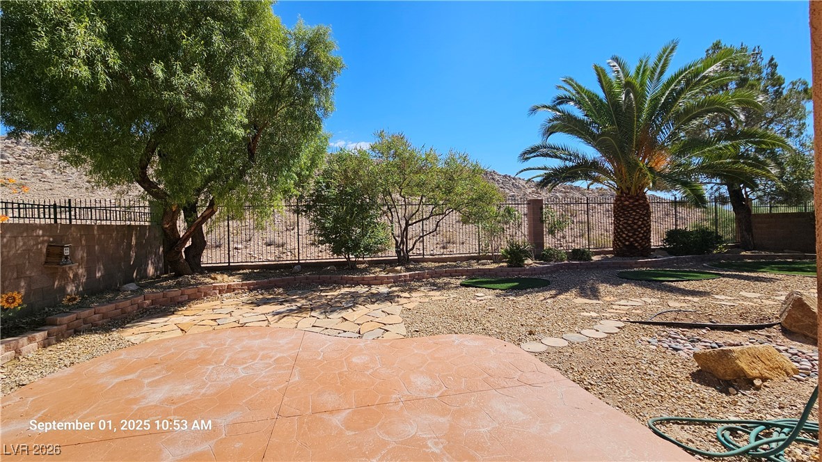 10830 Del Rudini Street Las Vegas, NV 89141 - Photo 29 of 33