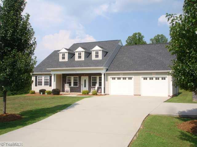 954 Carson Road Pilot Mountain, NC 27041 - Photo 1 of 16 Exterior Front.
