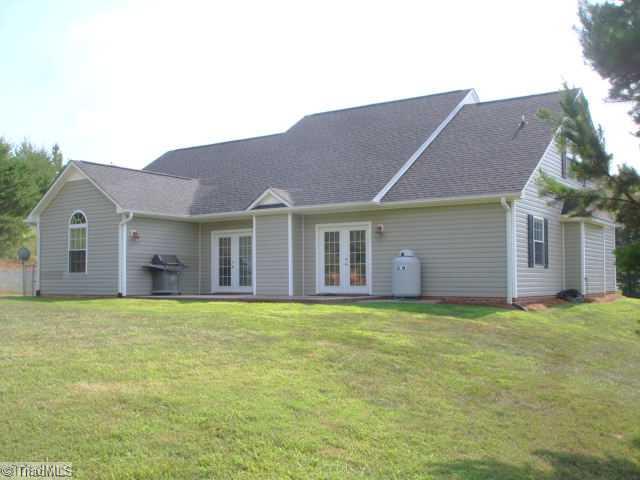 954 Carson Road Pilot Mountain, NC 27041 - Photo 16 of 16 Exterior Back.