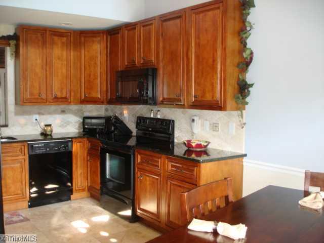 954 Carson Road Pilot Mountain, NC 27041 - Photo 5 of 16 Kitchen.