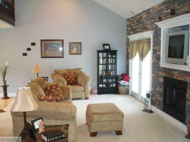 954 Carson Road Pilot Mountain, NC 27041 - Photo 7 of 16 Living Room.