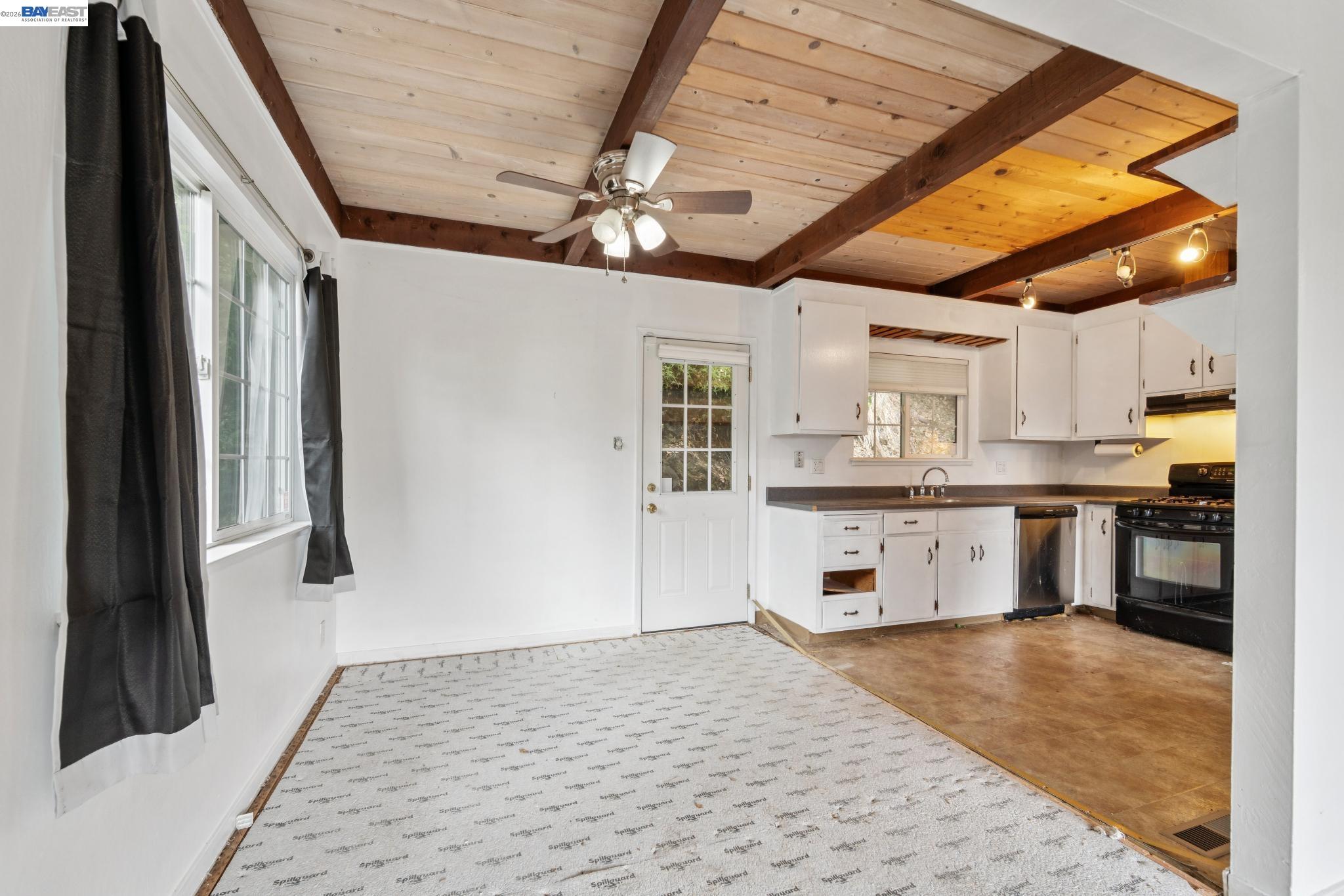 6151 Valley View Road Oakland, CA 94611 - Photo 15 of 37 Gallery Image 15
