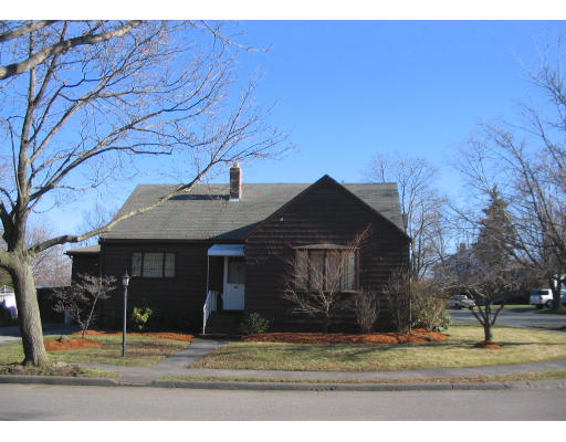 22 Lincoln Road Peabody, MA 01960 - Photo 1 of 8 Gallery Image 1