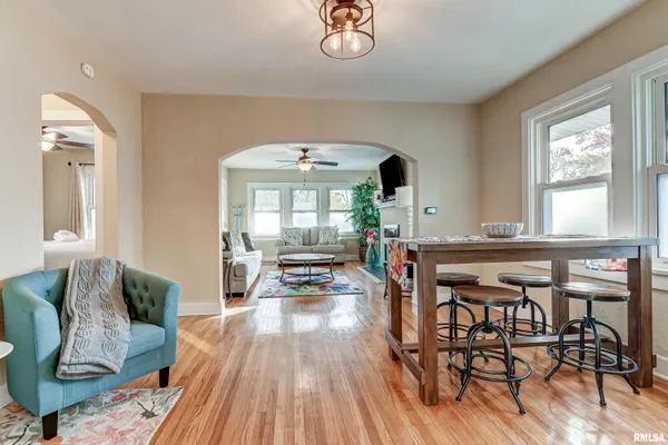 $164,900 | 1833 South Douglas Avenue, Springfield, IL 62704