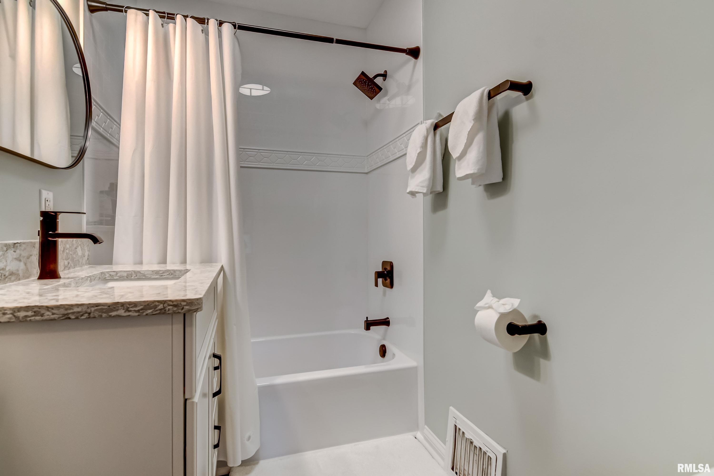 1833 South Douglas Avenue Springfield, IL 62704 - Photo 15 of 29