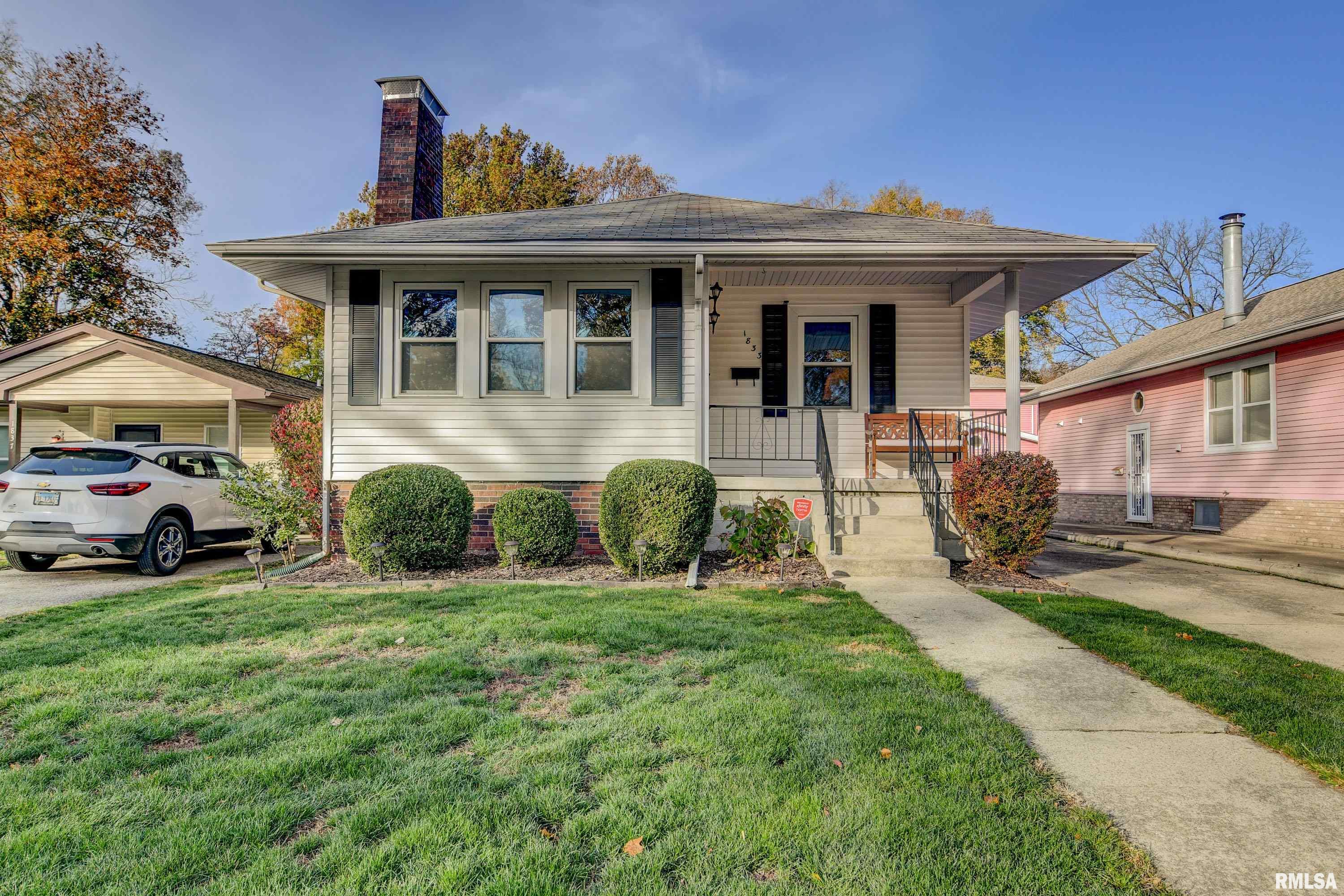 1833 South Douglas Avenue Springfield, IL 62704 - Photo 2 of 29