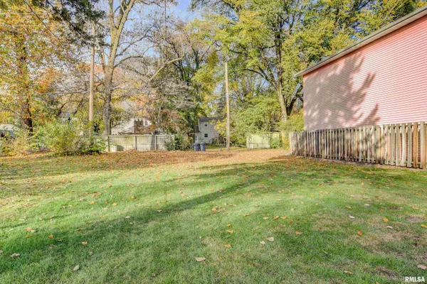 $164,900 | 1833 South Douglas Avenue, Springfield, IL 62704
