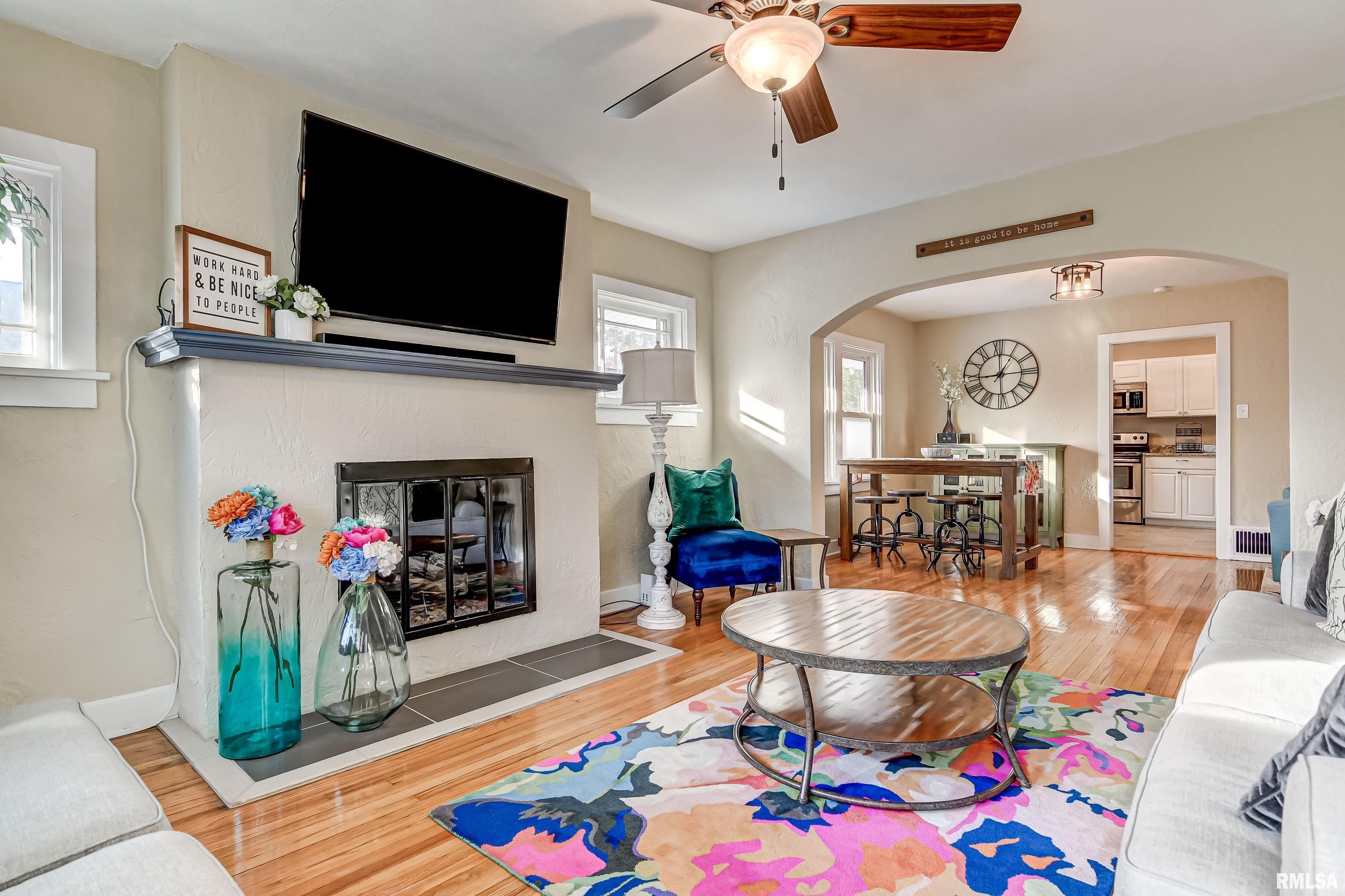 1833 South Douglas Avenue Springfield, IL 62704 - Photo 3 of 29