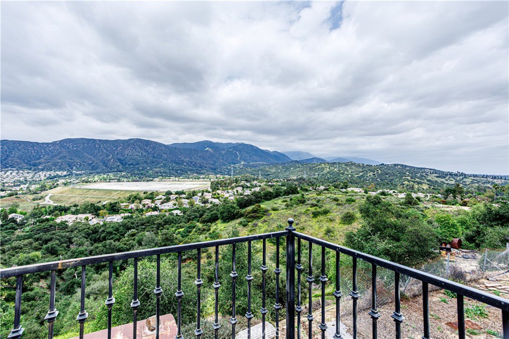 350 Roughrider Road La Verne, CA 91750 - Photo 17 of 55