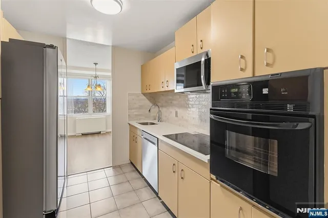 $2,300 | 301 Beech Street, Unit 5F, Hackensack, NJ 07601