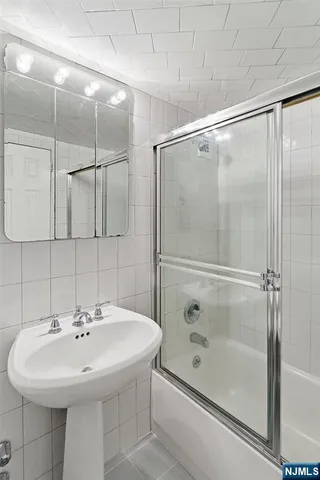 $2,300 | 301 Beech Street, Unit 5F, Hackensack, NJ 07601