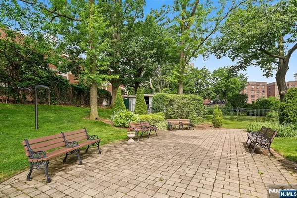 $2,300 | 301 Beech Street, Unit 5F, Hackensack, NJ 07601
