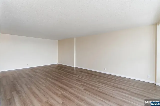 $2,300 | 301 Beech Street, Unit 5F, Hackensack, NJ 07601