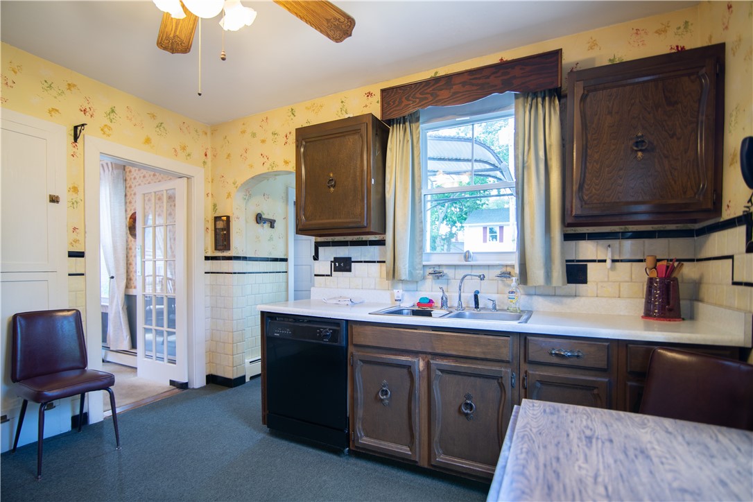46 Shore Road East Providence, RI 02915 - Photo 6 of 47