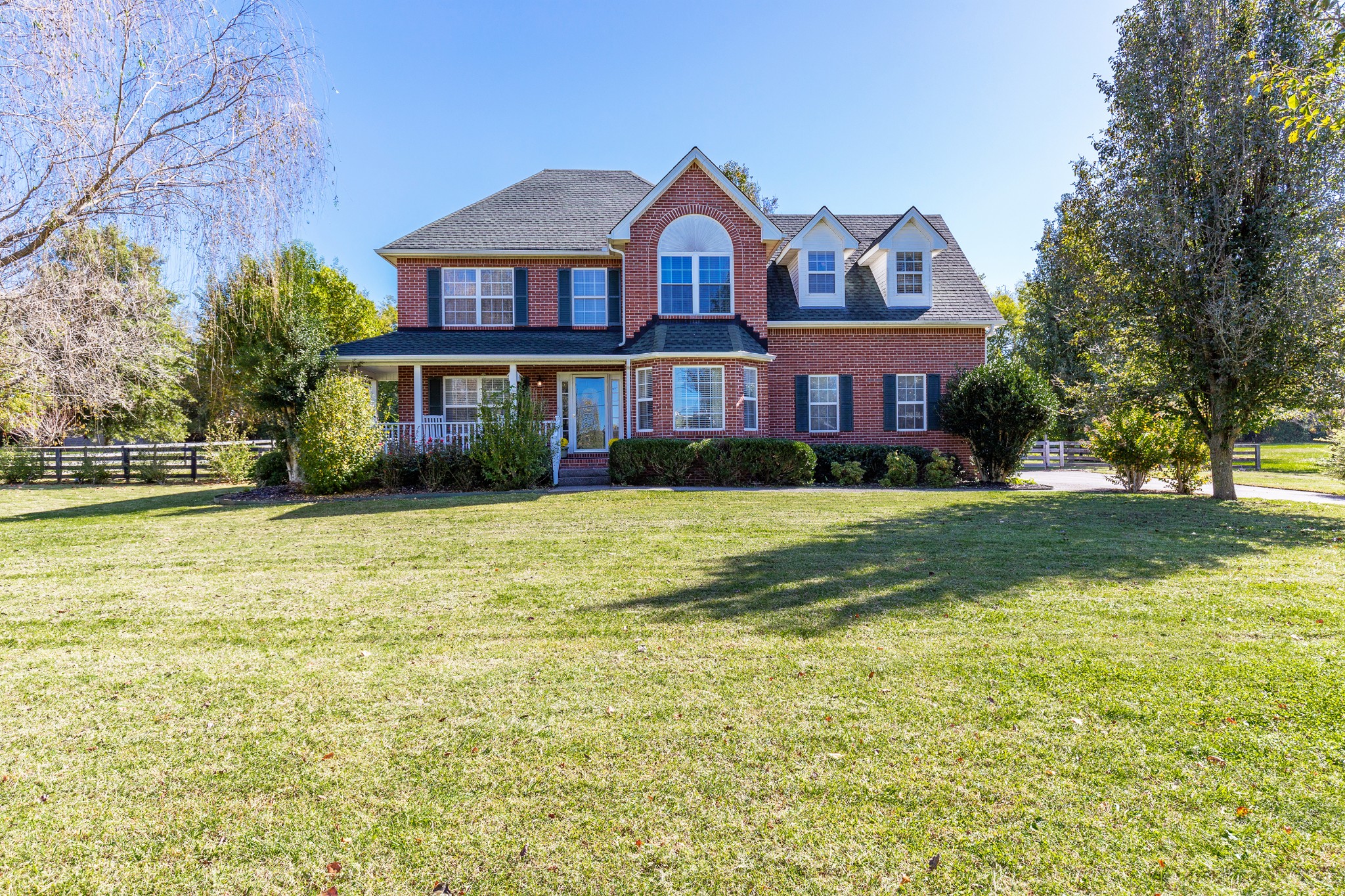 1905 Victorian Road Columbia, TN 38401 - Photo 1 of 38 a front view of house with yard and green space