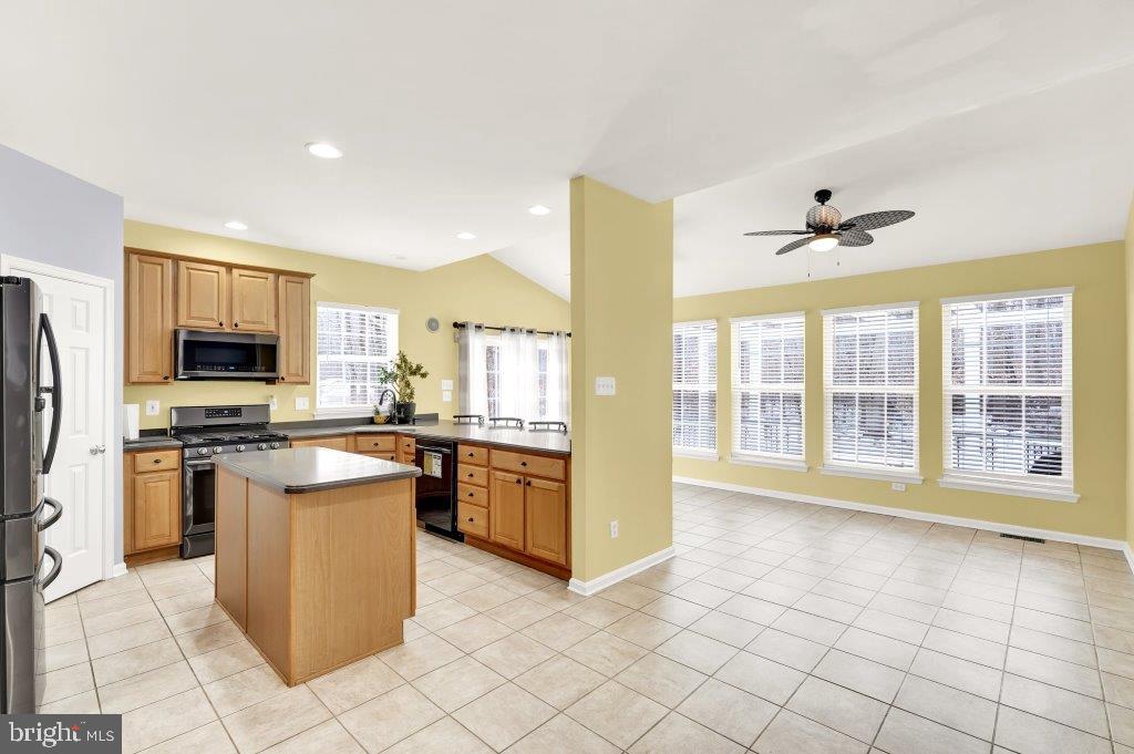 1719 Dixie Line Road Elkton, MD 21921 - Photo 5 of 30 Ceramic Tile/Corian Countertops/Island in Kitchen