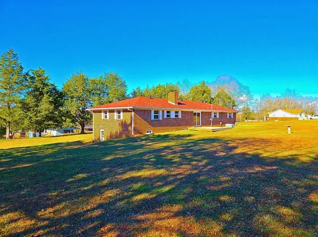 $749,000 | 858 Main Street, Decatur, TN 37322