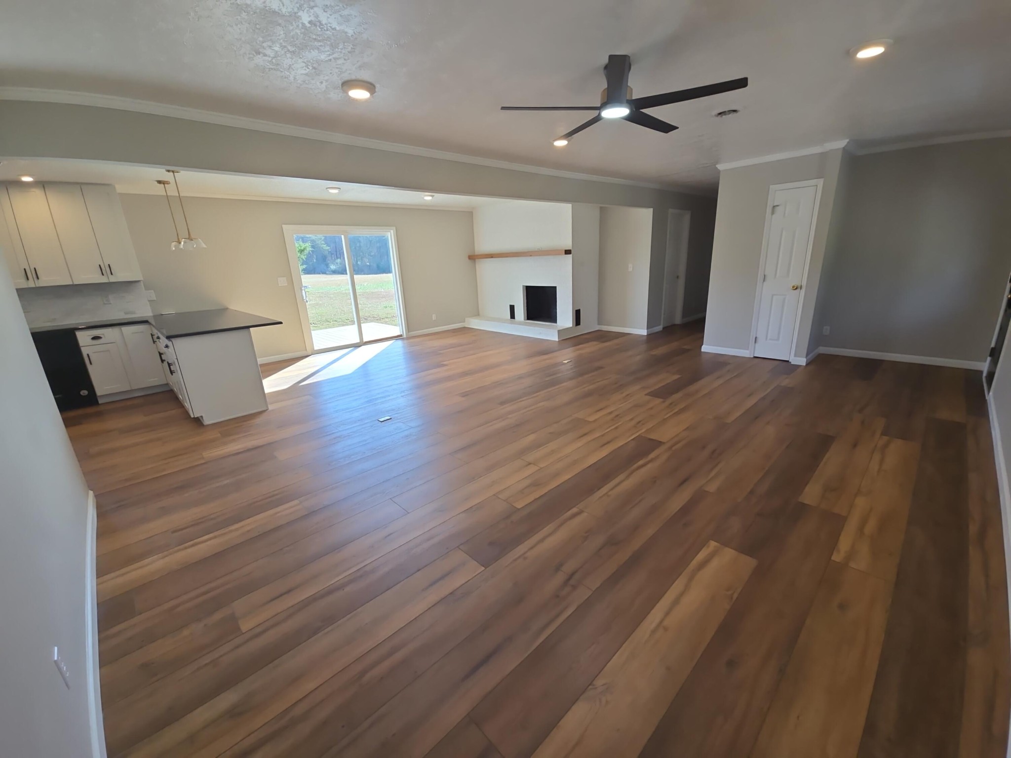 858 Main Street Decatur, TN 37322 - Photo 7 of 43