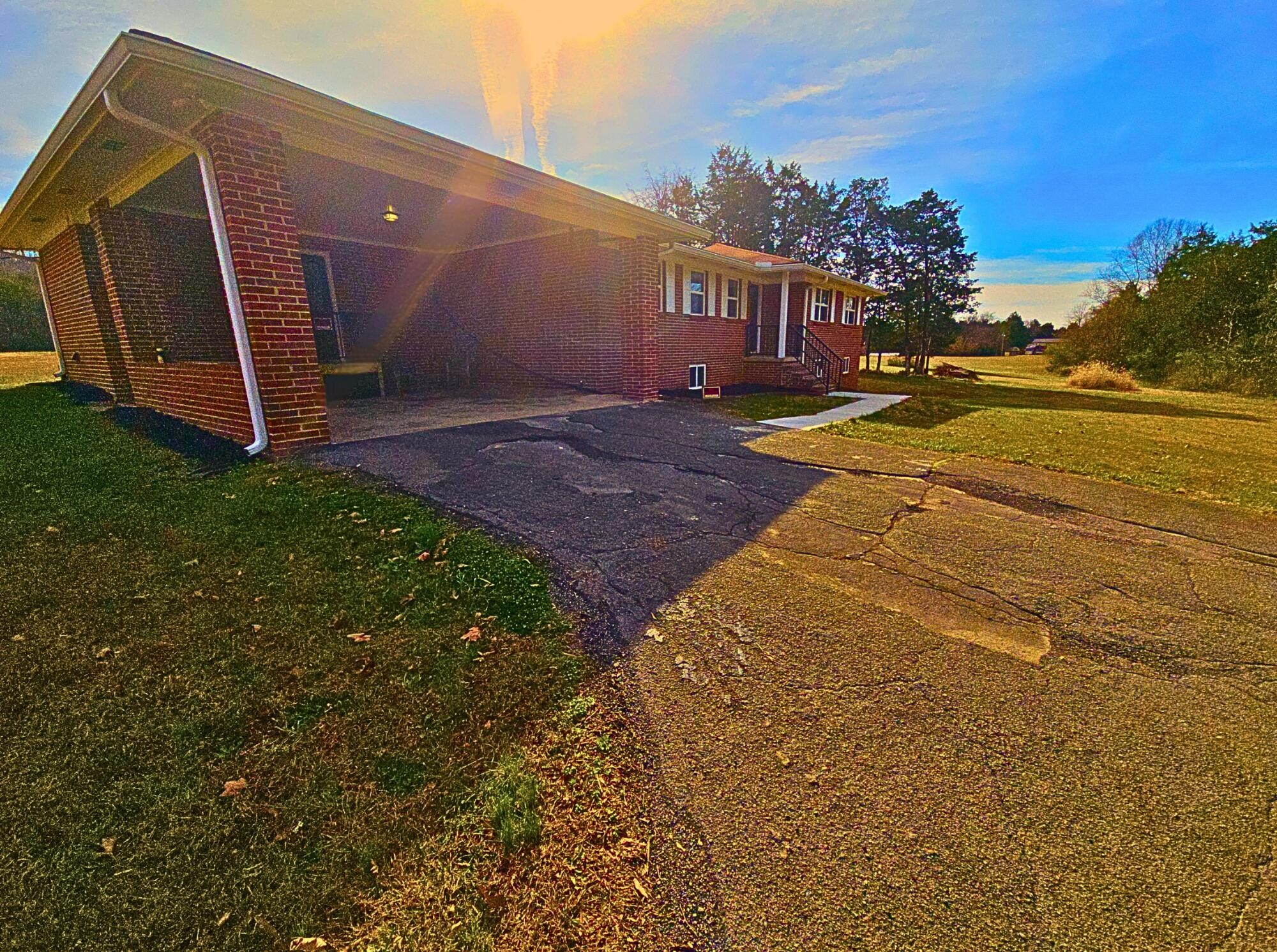 858 Main Street Decatur, TN 37322 - Photo 8 of 47 a view of an ocean with house