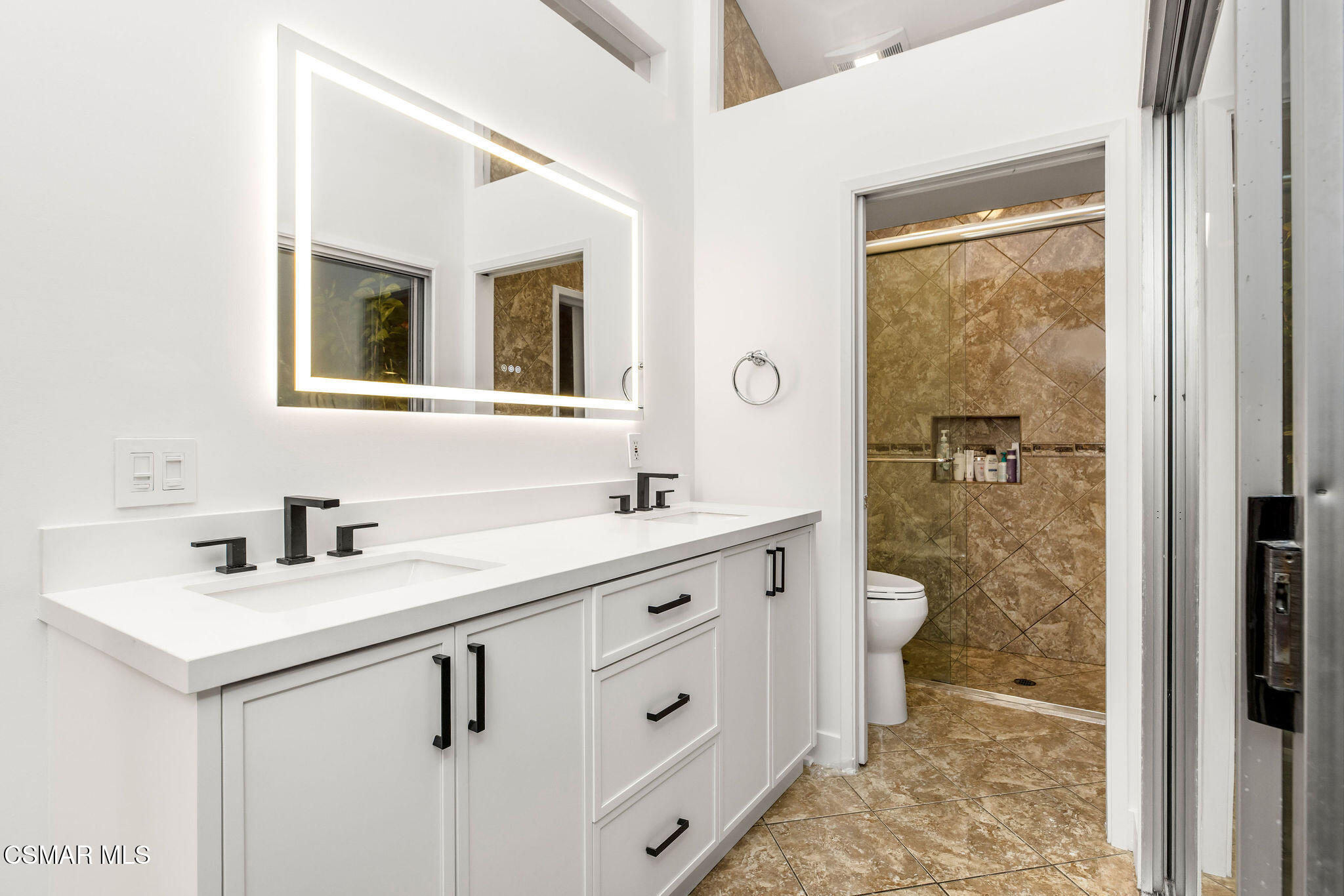 4516 Knightsgate Road Westlake Village, CA 91361 - Photo 16 of 42 Primary Bathroom